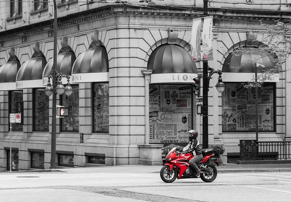 Biker Red Motorcycle Street Vancouver Canada August 2021 Street View — Stock Photo, Image