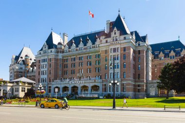 Vancouver Adası 'ndaki Victoria Inner Limanı' ndaki Fairmont İmparatoriçe Oteli 'nin fotoğrafı, British Columbia Canada. 21 Temmuz 2021. Sokak manzarası, seyahat fotoğrafı, seçici odak, konsept fotoğraf turizmi