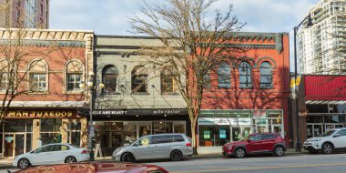 New Westminster, British Columbia, Kanada 'da küçük dükkanları olan tarihi bir cadde. New Wectminster 'da kışın şehir manzarası. Sokak manzarası, seyahat fotoğrafı, seçici odak, hiç kimse - 5 Aralık 2021
