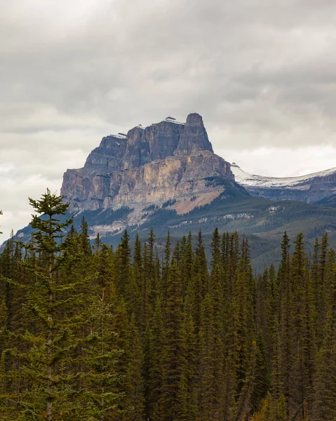 Castle Mountain Banff National Park Travel Photo Nobody Selective Focus — Stockfoto