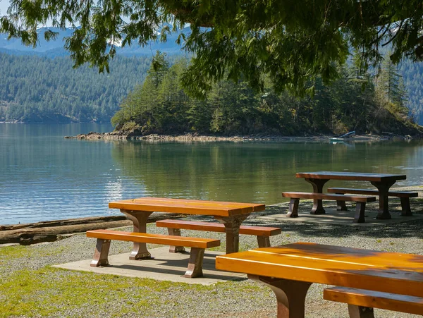 Picnic Site Summer Time Lake Shore Bench Landscape View Travel — Stock Photo, Image