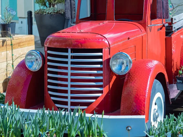 Close Zicht Voorkant Van Een Prachtig Gerestaureerde Vintage Truck Auto — Stockfoto