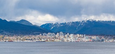 English Bay 'in karşısındaki Vancouver' ın Batı Yakası 'na bakın. seyahat fotoğrafı, seçici odak, hiç kimse