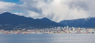 English Bay 'in karşısındaki Vancouver' ın Batı Yakası 'na bakın. seyahat fotoğrafı, seçici odak, hiç kimse