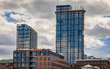 Vancouver şehir merkezi manzarası. Şehir manzarası geçmişi. Vancouver Skyline Canada şehir merkezindeki modern soyutlama. Sokak fotoğrafı: 11 Nisan 2022-Kanada