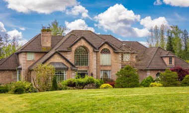 Vancouver, Kanada 'da lüks bir ev. Verandası olan lüks bir ev. Seçici odaklanma, kimse.