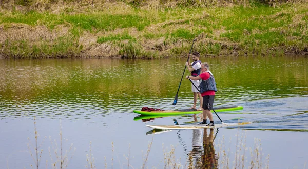 Paddle Board Zabawa Sup Sportów Wodnych Mężczyzn Wiosła Letnie Podróże — Zdjęcie stockowe