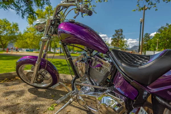 Purple Aangepaste Helikopter Fiets Een Parkeerplaats Harley Davidson Sportster Harley — Stockfoto