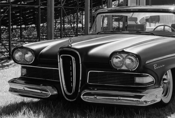 Vintage Ford Edsel Pacer Klasszikus Autókiállításon Teljes Méretű Autó Edsel — Stock Fotó