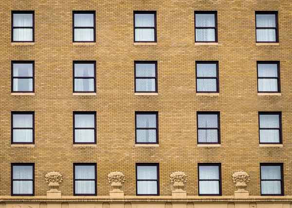 Many Windows Row Facade Urban Apartment Building Brick Building Street — Stock Photo, Image