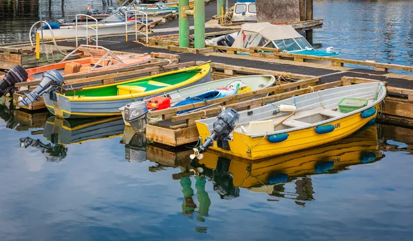 Colorful Small Boats Parked Wooden Pier Reflection Water Motor Boats — Stock Photo, Image