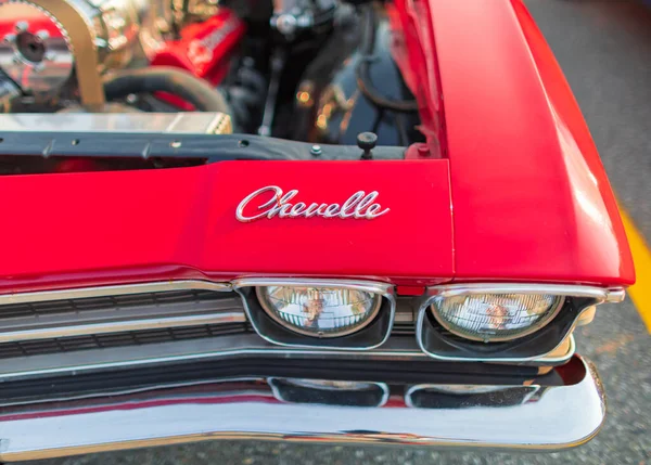 Roter Chevrolet Chevelle 1970 Auf Der Automesse Heck Emblem Eines — Stockfoto