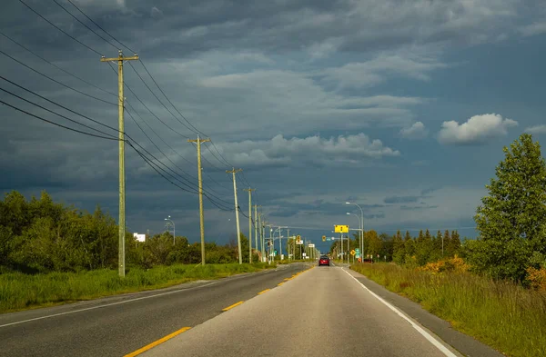 Canadá Estrada Dia Nublado Verão Vista Estrada Rural Colúmbia Britânica — Fotografia de Stock