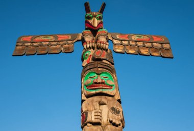 Duncan 'ın turizm sloganı Totem Şehri' dir. Şehrin tüm kasabada 80 totem direği bulunuyor ve bunlar 1980 'lerin sonlarında dikildi. Hiç kimse, seyahat fotoğrafı - 6 Ekim 2022-BC Kanada