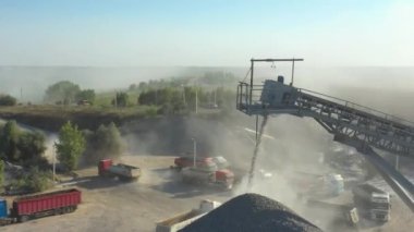 Granit ocağı. Granit özütü. Benimkini aç. Taş ocağı - Hava görüntüsü