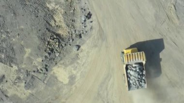 Granit ocağı. Granit özütü. Benimkini aç. Taş ocağı - Hava görüntüsü