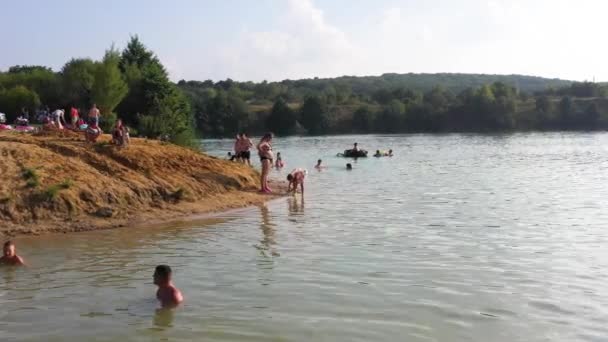 Mogylivka Ukraine August 2022 Flooded Quarry Resting Place Beach Beach — Stockvideo