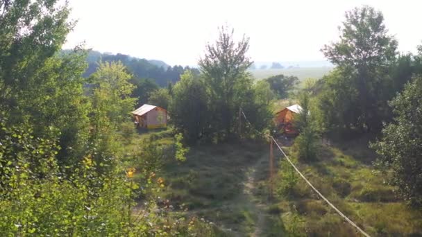 Budget Glamping Family Outdoor Recreation Glamping Terrace Forest Glamping Houses — Vídeos de Stock