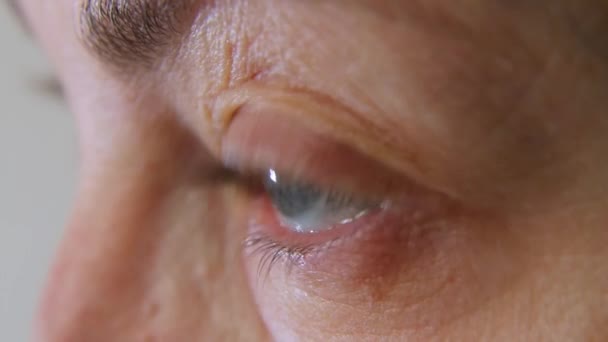 Une Femme Met Des Lentilles Contact Lentilles Contact Correction Vue — Video