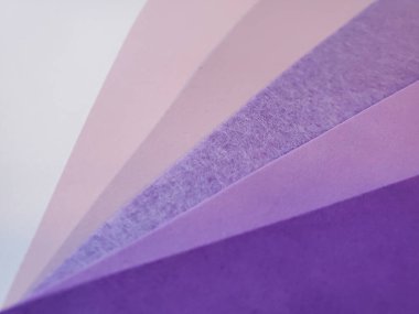 Doku arka planı, 2022 yılının rengi çok perili