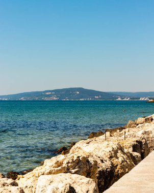 Bulgaristan 'ın Balchik kentinde Karadeniz kıyısında yaz manzarası