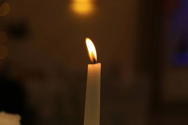 Chama Uma Vela Acesa — Fotografia de Stock