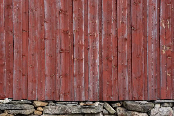 Skandináv Típusú Faépület Homlokzata Piros Fából Készült Deszkákkal Ahol Alsó — Stock Fotó