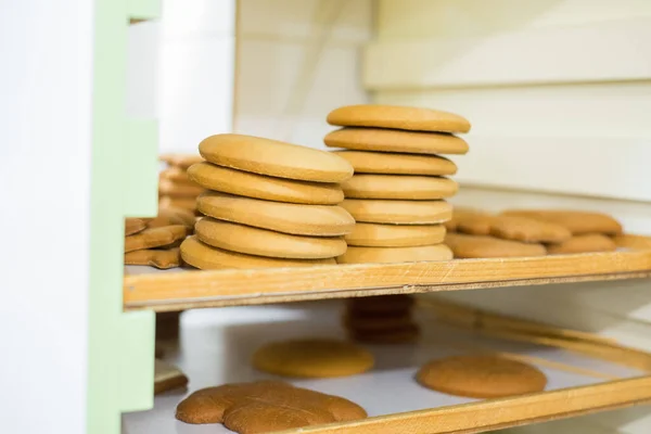 Muitos Pães Gengibre Prontos Reunidos Uma Pilha — Fotografia de Stock