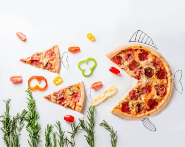 Pizzacı kavramı. Büyük pizza balığı küçük parçaları kovalıyor.