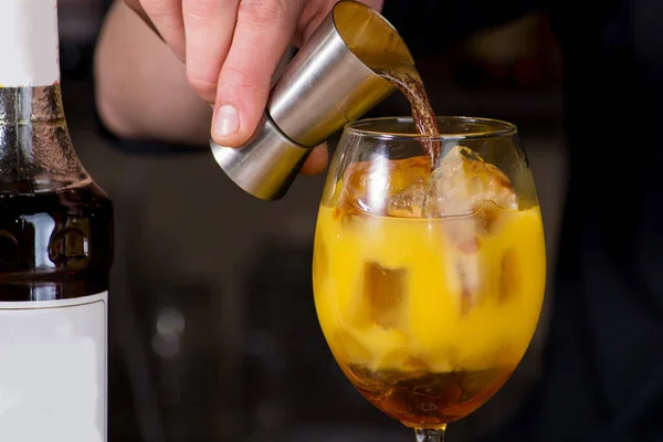 Barista Versa Cocktail — Foto Stock