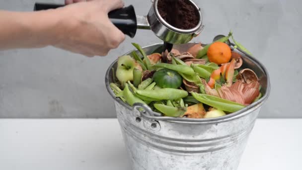 Throw Organic Waste Compost Bucket Sorted Organic Kitchen Waste Compost — Vídeos de Stock