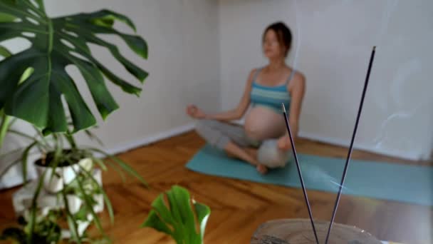 Pregnant Young Caucasian Woman Doing Yoga Aromatherapy Incense Pregnant Woman — Stockvideo