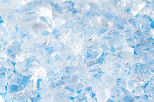 Close up crushed ice in sunlight. Summer pattern background refreshment concept — Stock Photo, Image