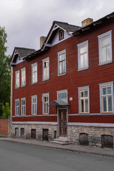 Antigua Casa Histórica Madera Roja Centro Tallin Estonio Kesklinn Calle —  Fotos de Stock