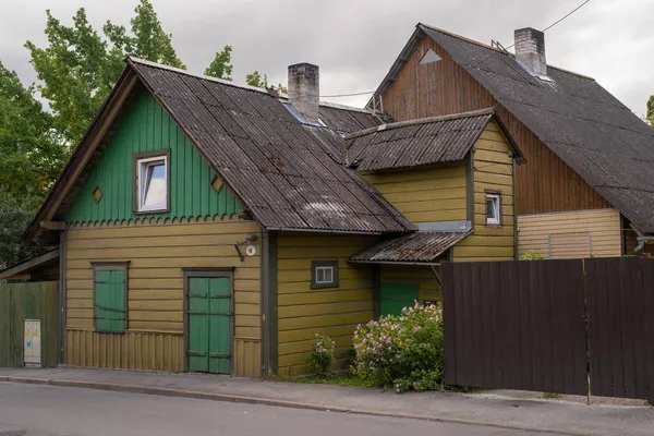 Ancienne Maison Historique Bois Vert Dans Centre Ville Tallinn Estonien — Photo