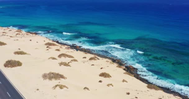 Spanya Fuerteventura Corralejo Plajının Turkuaz Suların Hava Manzarası — Stok video