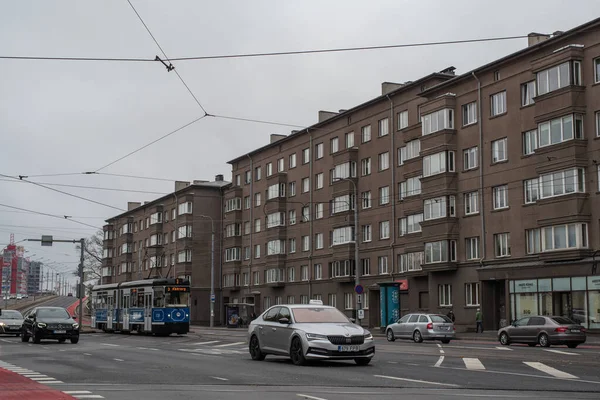 Leichter Verkehr Auf Der Parnu Straße Estnisch Parnu Maantee Einem — Stockfoto