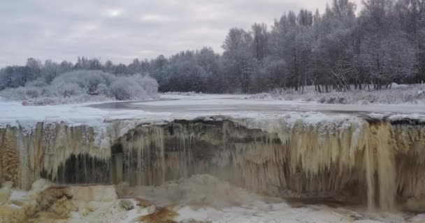 Aerial Top View Beautiful Frozen Waterfall River Cloudy Winter Morning — 图库视频影像