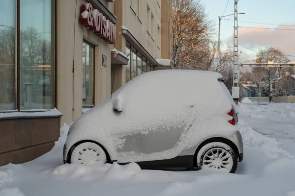 Smart Fortwo Passenger Microcar Parked City Street Covered Snow Tallinn — Stockfoto
