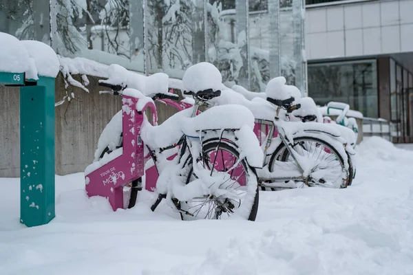 Free Bike Parking Station Information Estonian Covered Snow Bicycles Snow — Stockfoto
