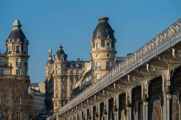 Edifícios Históricos Apartamentos Centro Cidade Paris Dia Ensolarado Inverno Ponte — Fotografia de Stock