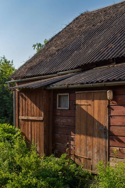 Altes Verlassenes Holzhaus Stadtzentrum Von Viljandi Einem Sonnigen Sommertag — Stockfoto