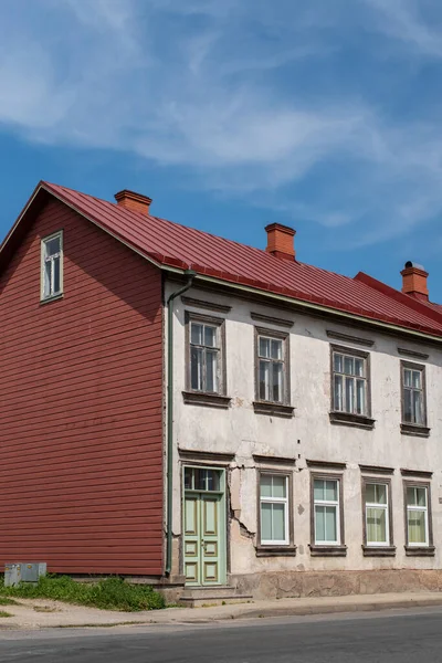 Fachada Una Antigua Casa Centro Viljandi Soleado Día Verano —  Fotos de Stock