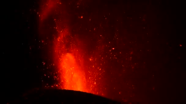 Geceleri Kraterden Sıcak Lav Magma Fışkırıyor Cumbre Vieja Volkanik Patlaması — Stok video