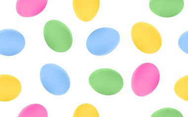 Beyaz arka planda renksiz Paskalya yumurtaları.