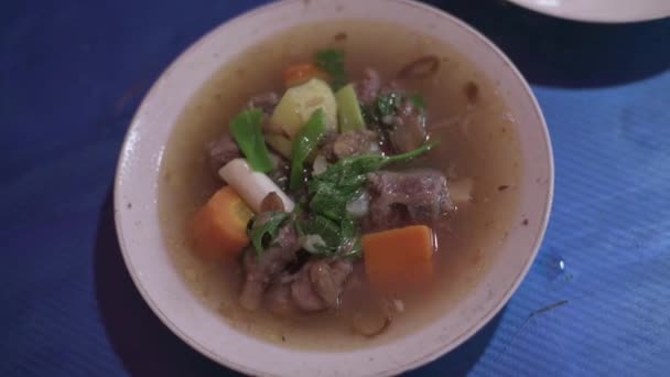 Endonezya Sokak Yemekleri Oxtail Çorbası Veya Sop Buntut — Stok video