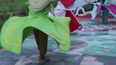 Boyolali, Central Java, Endonezya - Mei 7, 2021: Sufi Dansı, Dönen Dans