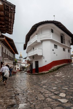 Meksika 'nın sihirli şehri Cuetzalan' ın güzel kaldırımlı sokakları
