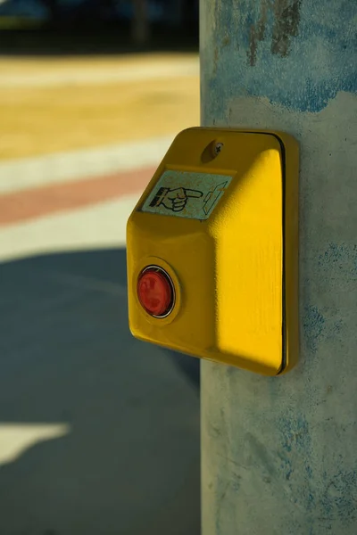 Yaya Geçidi Sinyal Düğmesi Şareti Trafik Işıkları — Stok fotoğraf