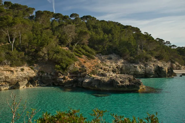 Cala Mitjana Στη Μενόρκα Βαλεαρίδες Νήσοι Ισπανία Όμορφος Άγριος Όρμος — Φωτογραφία Αρχείου